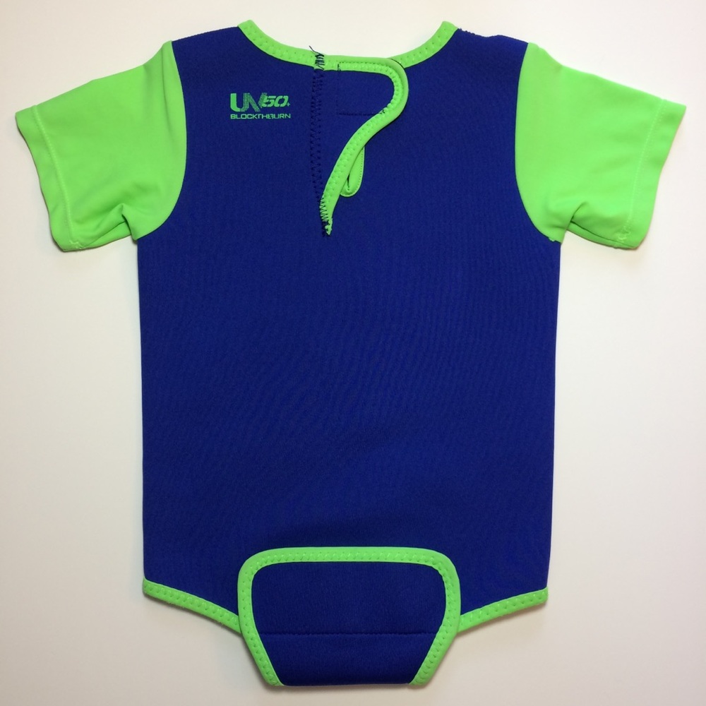 Speedo UPF 50+ Short Sleeve Rash Guard! - Picture 3 of 7